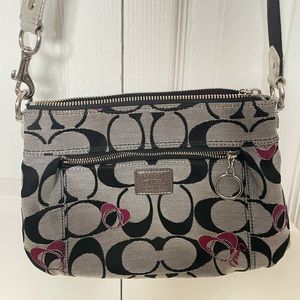 Coach signature Poppy Heart Crossbody Purse